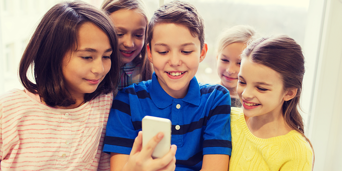 Transformar el Futuro: Menores, Tecnología y el Reto de 2025